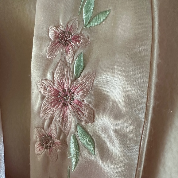 Erika Taylor Long Fleece Robe Pink Size Medium - Picture 7 of 15